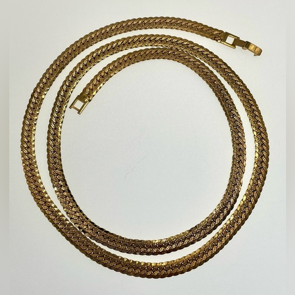 Vintage Gorgeous 30" Textured Gold Tone Thick Chain Necklace - Picture 5 of 9